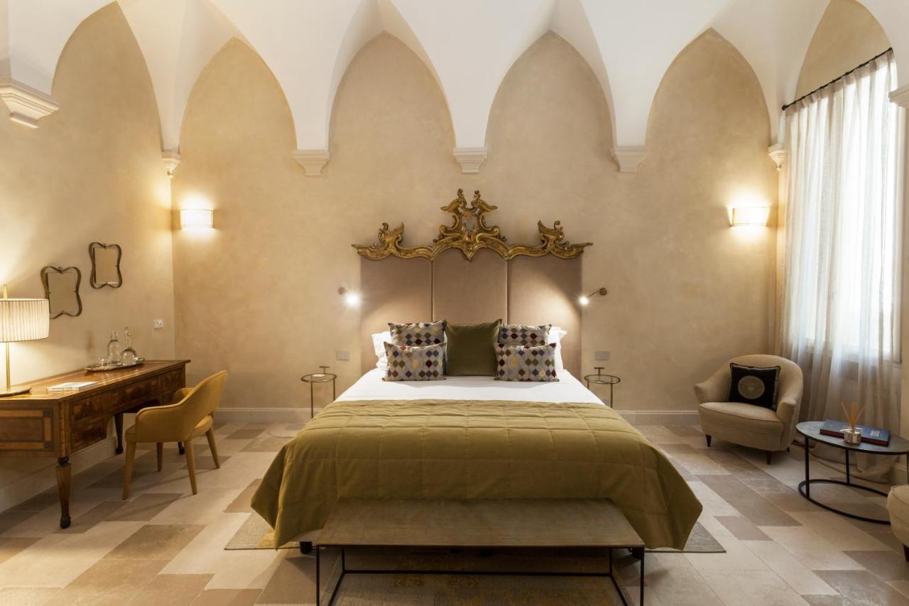 Palazzo Maresgallo Suites & Spa เลชเช ภายนอก รูปภาพ